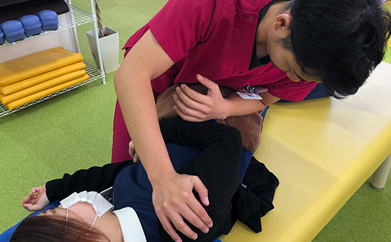 施術中